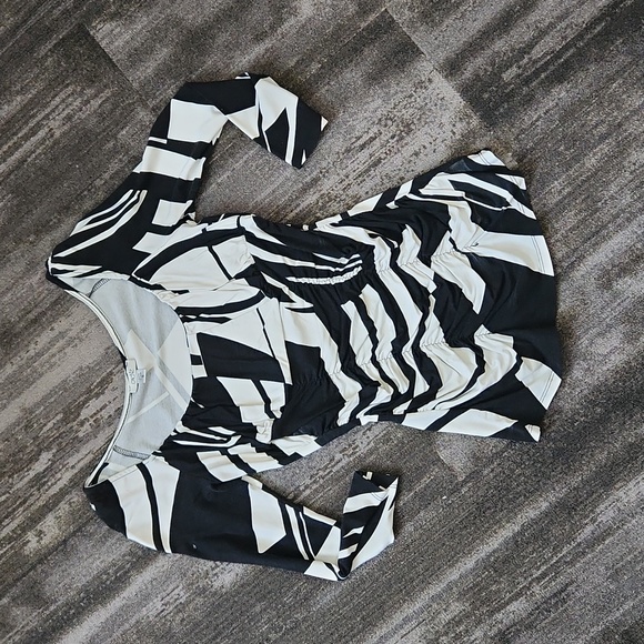 Cache black & white shirt - Picture 1 of 4